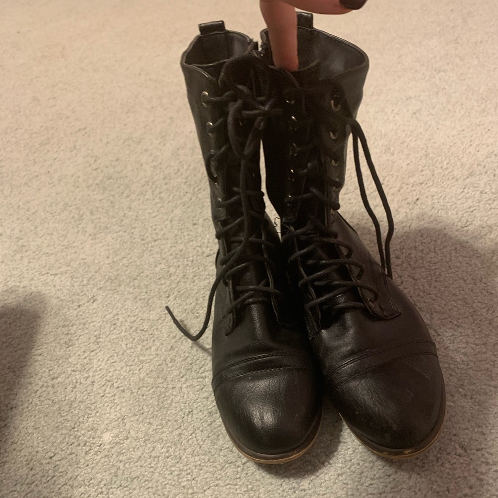 Combat boots